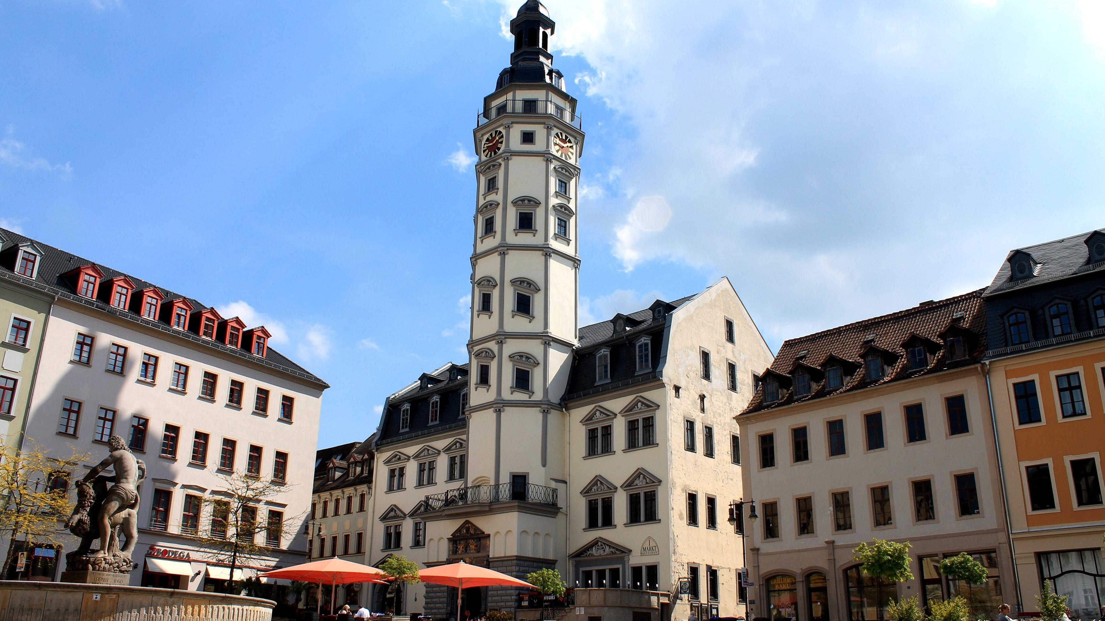Das Geraer Rathaus befindet sich auf dem Marktplatz und stammt aus dem 16. Jahrhundert.
